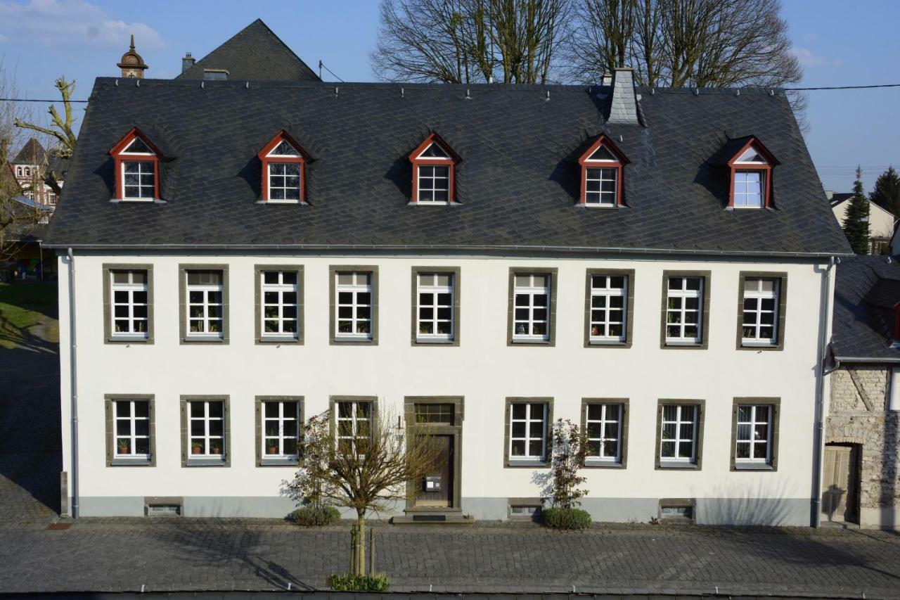 Stiftsherrenhaus Münstermaifeld Εξωτερικό φωτογραφία